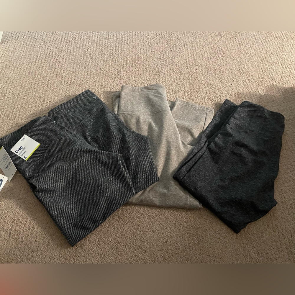 [BUNDLE] Woman’s Old Navy/Zobha Activewear Leggings, size S & M